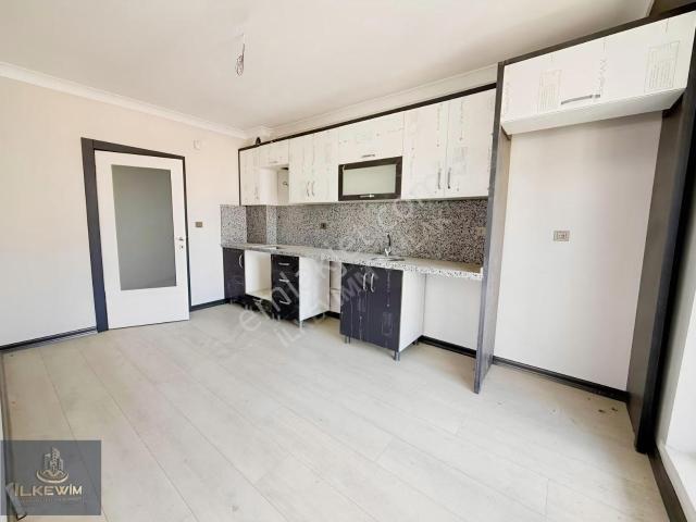 Kazakistan Parkı Yanı Prestijli Sitede Teras Balkonlu 3+1 Daire