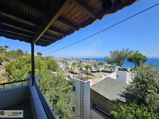 Kazdağları Ve Deniz Manzaralı Afrodit Tatil Sitesi'nde Satılık