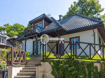 Dom inwestycyjny w Kazimierzu Dolnym z tarasem