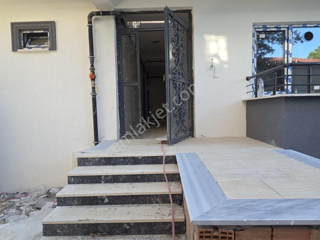 Keşan İspat Cami Mahallesi'nde Satılık Sıfır 1+1 Daire