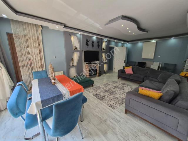 Keşan Merkezde Jakuzili Şömineli Ful Eşyalı Satılık 3+1 Daire