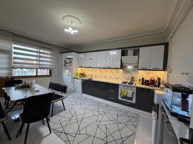 Keçeciler Cad. Halil Bahçesi Okulu Yanı Geniş 3+1 Satılık Daire