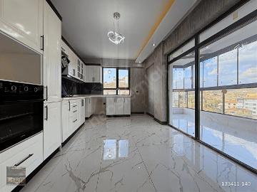 KEÇİÖREN MERKEZDE SIFIR BİNA ARA KAT 130 M2 LÜXS YAPILI 3+1 DAİR