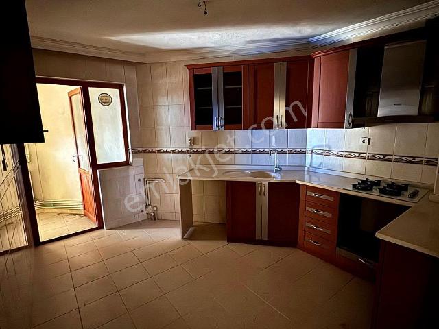 Keçiören İncirli Mahallesi'nde 3+1 | 110 M2 İskanlı Krediye Uygun Geniş Daire