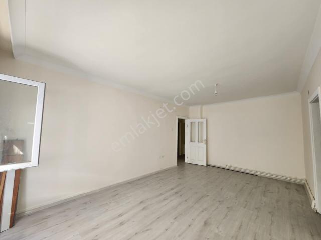 Keçiören Pınarbaşı Mahallesinde 3+1 Satılık Daire