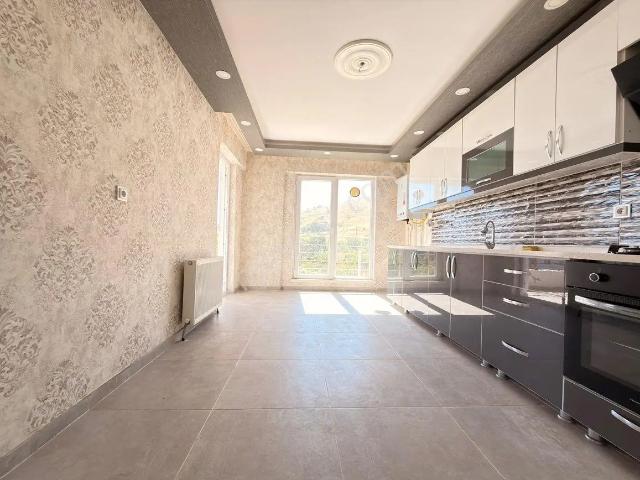 Keçiören'de Katta Masrafsız Yapılı Doğa Manzaralı 3+1 Kiralık