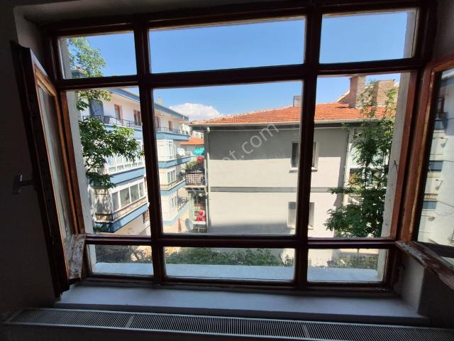 Keçiören'de Satılık 3+1 Ferah Ve Bakımlı Daire