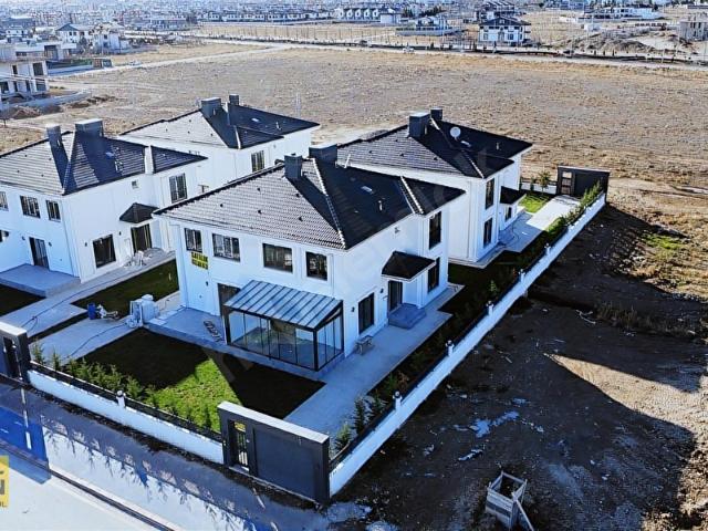 KEMAL ARICAN'DAN STADYUM YANI SIFIR LÜX VİLLALAR