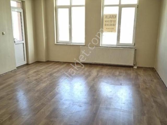 Kemalöz Mahallesinde Gülistan Sitesinde Kiralık Üniversite Yolun