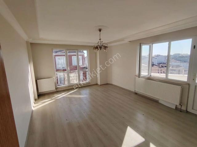 Kemalettin Mh. Kumkapı Simit Fırını Üzeri 3+1 Kiralık Daire