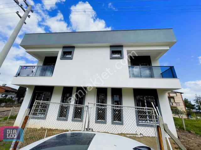 Kemalpaşa Örnekköyde Sıfır Lüks Satılık Villa