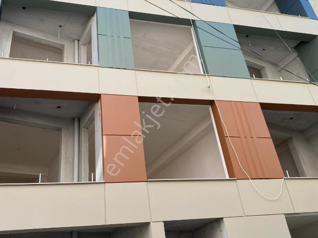 Kemalpaşa M.a.e. Mahallesin'de Bahçeli 2+1 Lüks Proje Daire