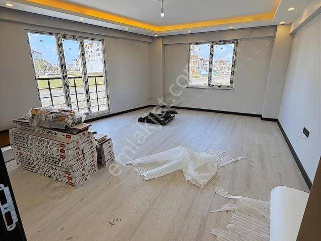 Kemalpaşa Mah'de Yüksek Giriş Kat 2+1 Ebeveyn Banyolu Daire