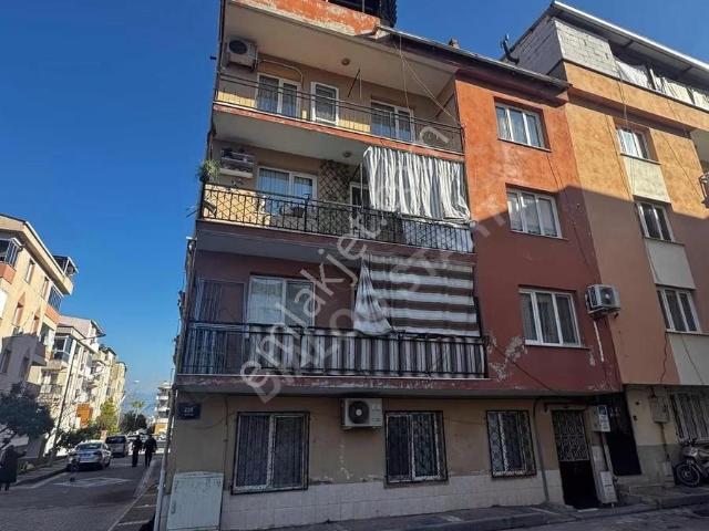 Kemalpaşa Merkez' De Full Yapılı 3+1 Satılık Daire