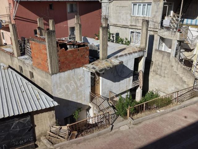 Kemalpaşa Merkezde 137 M² Arsa İçerisinde 2 Katlı Daire