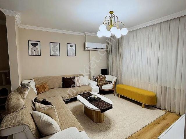 Kemalpaşa Merkezde Cadde Üzeri Masrafsız 90 M² 2+1 Satılık Daire