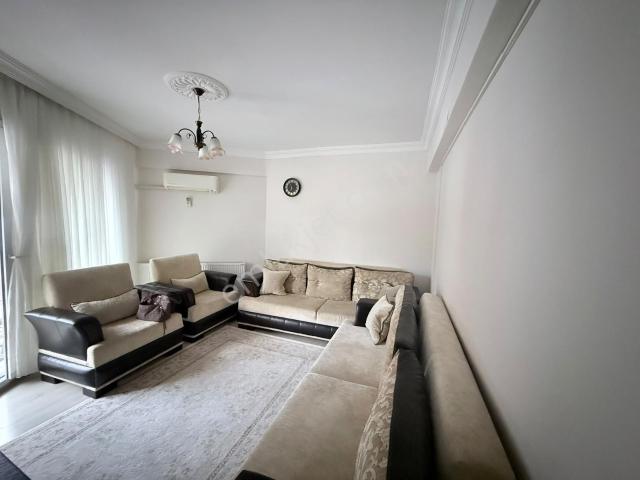Kemalpaşa Merkezde Satılık Ara Kat 2+1 Geniş Ve Bakımlı Daire