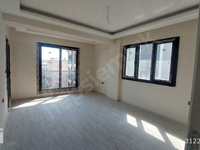 Kemalpaşa Ulucak satılık 2+1 daire Kapalı Mutfak Doğalgazlı Asansörlü