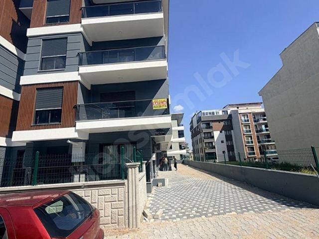 Kemalpaşa Ulucakta Merkezi Konumda Satılık 1+1 Daire