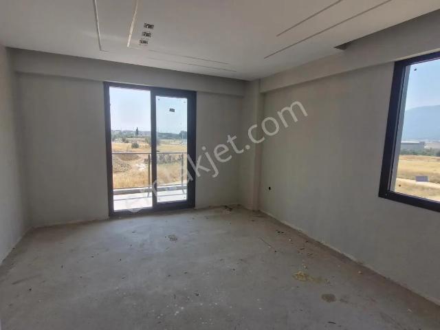 Kemalpaşa Ulucakta Satılık Ara Kat Kapalı Mutfak 2+1 Sıfır Daire
