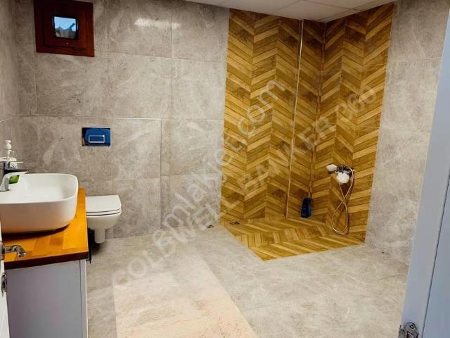 Kemalpaşa Yukarı Kızılca Tropikal Sitesinde Kiralık Villa