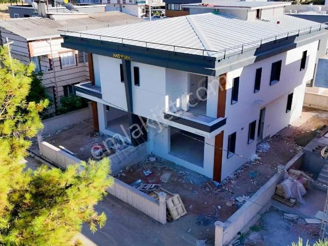 Kemalpaşada 4+1 Lüks Villa | 185 M² | Vrf | Yerden Isıtma
