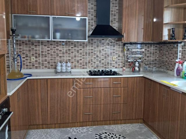 Kemalpaşanın Merkezinde 160m2 Doğalgazlı 3+1 Acil Satılık Daire