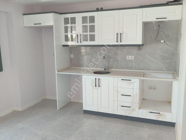 Kemalpaşanın Merkezinde Satılık Daire 1+1 Yeni Sıfır Asansörlü