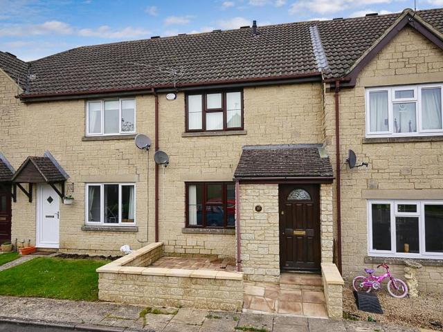 Kemble Drive, Cirencester, GL7 3 bed terraced house to rent £1,350 pcm £312 pw