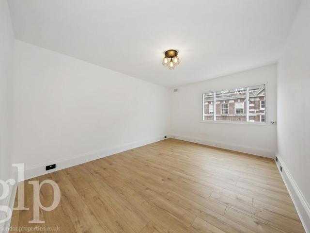 Dean Street, Soho, W1D 1 bed apartment to rent £2,708 pcm £625 pw