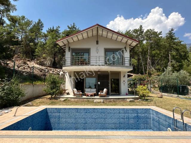 Kemer Beycikte Doğa Manzaralı Müstakil Havuzlu Satılık Villa