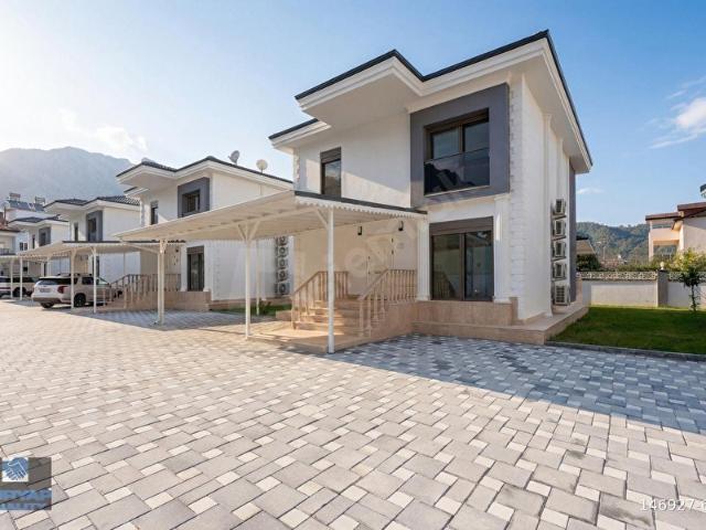 Kemer Göynükte 230 m Site İçinde Ortak Havuzlu Villa