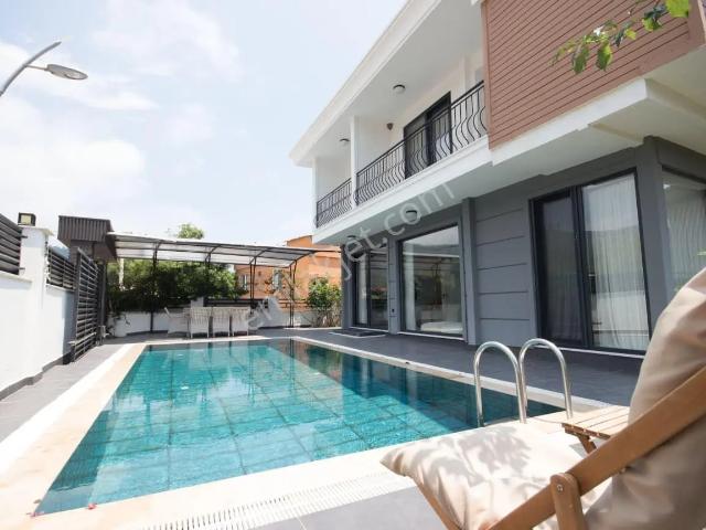 Kemer Göynük' Te Müstakil Satılık 4+1 Tripleks Villa