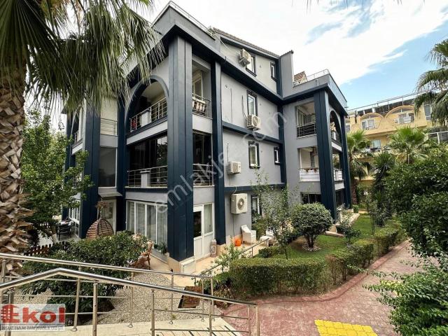 Kemer Merkezde Havuzlu Site İçerisinde Satılık 3+1 Dubleks Daire
