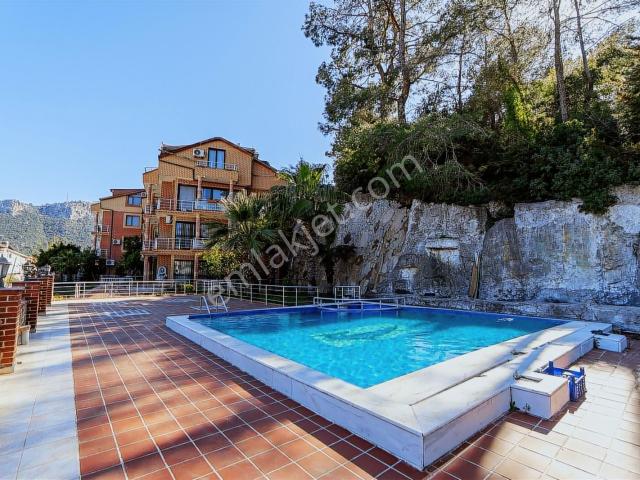Kemer Merkezde Satılık 2+1 Dubleks Daire Havuzlu Site İçinde