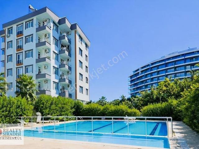 Kemerağzı Satılık Site İçinde Havuzlu Ebeveyn Banyolu 2+1 Daire