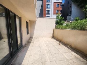 Kemerburgaz Merkezde 1+1 45 M2 Net Bahçe Kullanımlı Daire