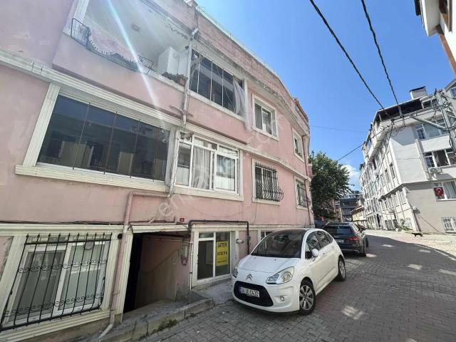 Kemerburgaz'da Metroya Yakın Masrafsız Fırsat 3+1 90 M²net boş