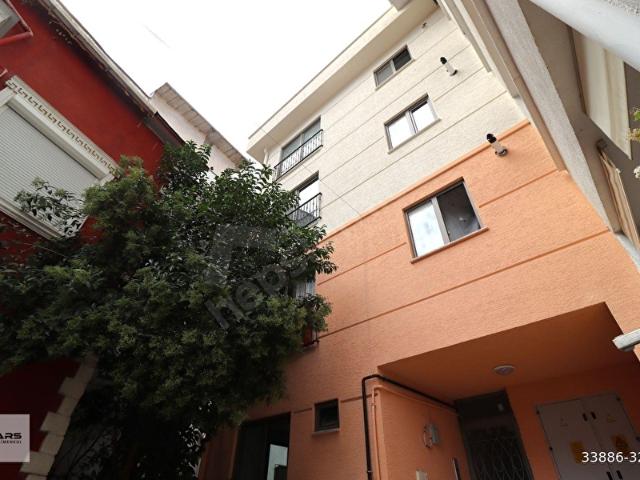 Kemerburgazda Ana Caddeye Adım Mesafede Kapalı Mutfak Kiralık 1+1 Daire