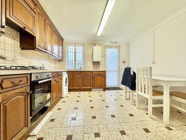 Kemp Drive, London E14, 4 bed semi detached house to rent, £3,500 pcm | PrimeLocation
