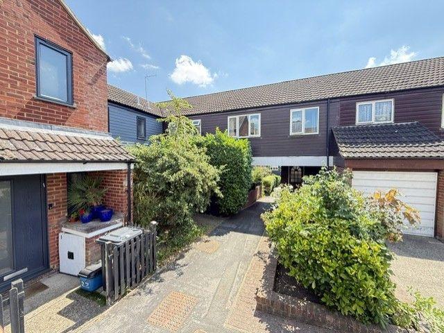 Kemp Place, Bushey WD23, 3 bed property to rent, £2,000 pcm | PrimeLocation