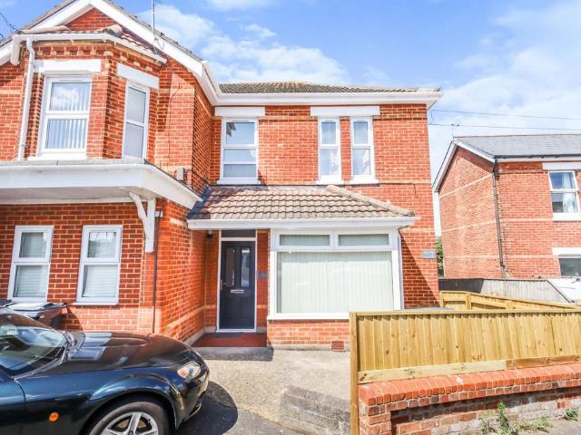 Kemp Road, Bournemouth BH9 3 bed property to rent £1,875 pcm £433 pw