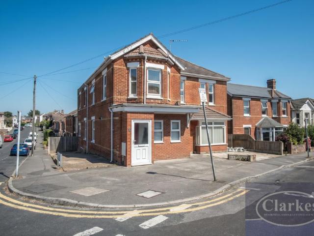 Kemp Road, Winton 2 bed flat to rent £1,300 pcm £300 pw