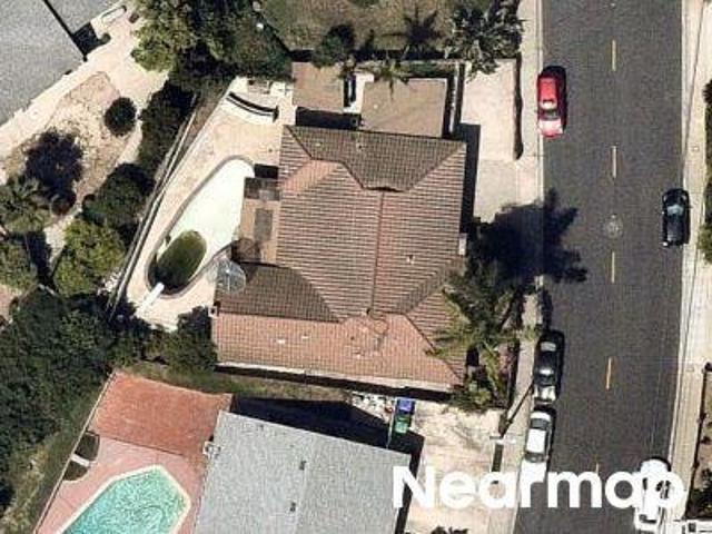 Kempton Ave