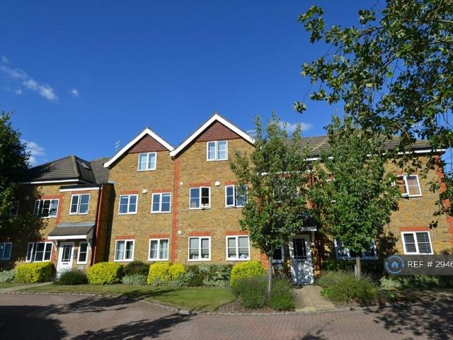 Kempton Avenue, Sunbury On Thames, TW16 2 bed flat to rent £1,695 pcm £391 pw