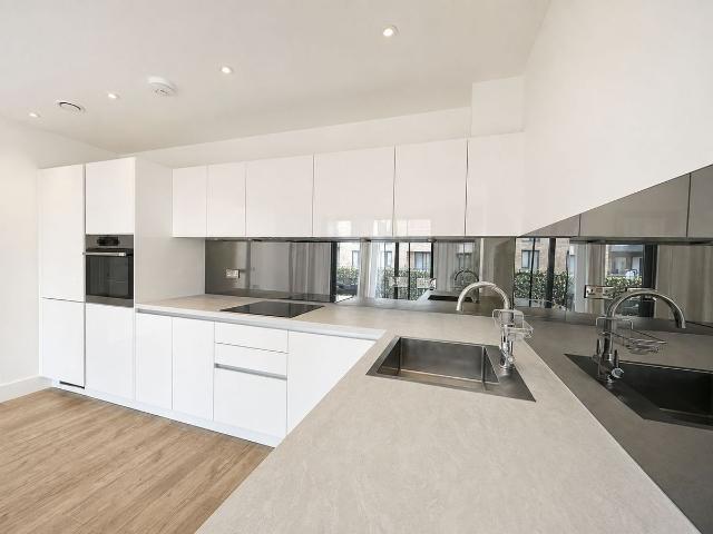 Kempton House, 122 High Street, Staines Upon Thames TW18, 2 bed flat to rent, £1,900 pcm | PrimeLocation