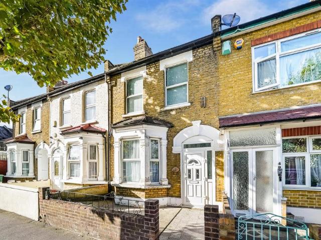 Kempton Road 2 bed house to rent £2,500 pcm £577 pw