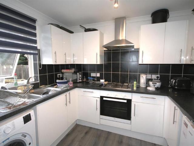 Kemsing Gardens STUDENT/SHARER. 5 bed semi detached bungalow to rent £460 pcm £106 pw