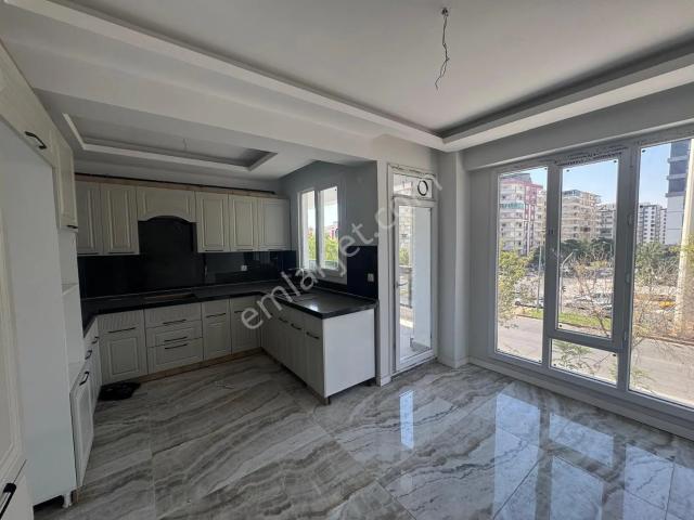 Kent Meydanı 3.5+1 Ultra Lüx İç Yapılı Sıfır Daire