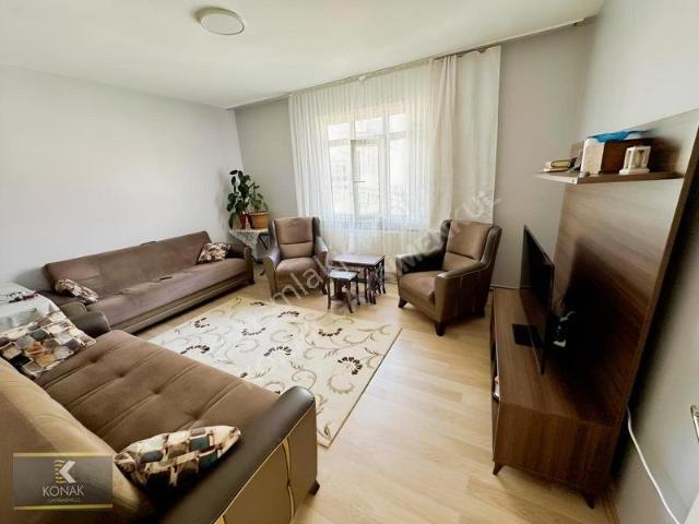 Kent Meydanı Yanı Eşyalı 3+1 Temiz Daire